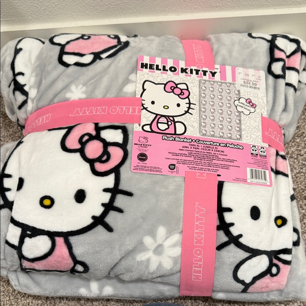 Hello Kitty Pink and Gray Plush Blanket - Picture 3 of 5